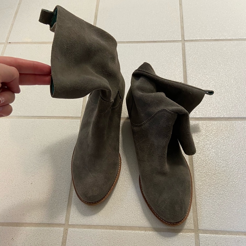Lucky Brand Grey Suede Boots